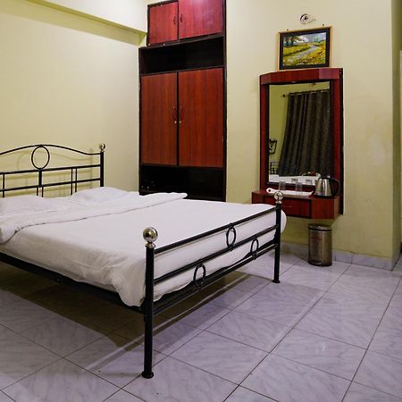Hotel Girdhar Mahal Індаур Екстер'єр фото