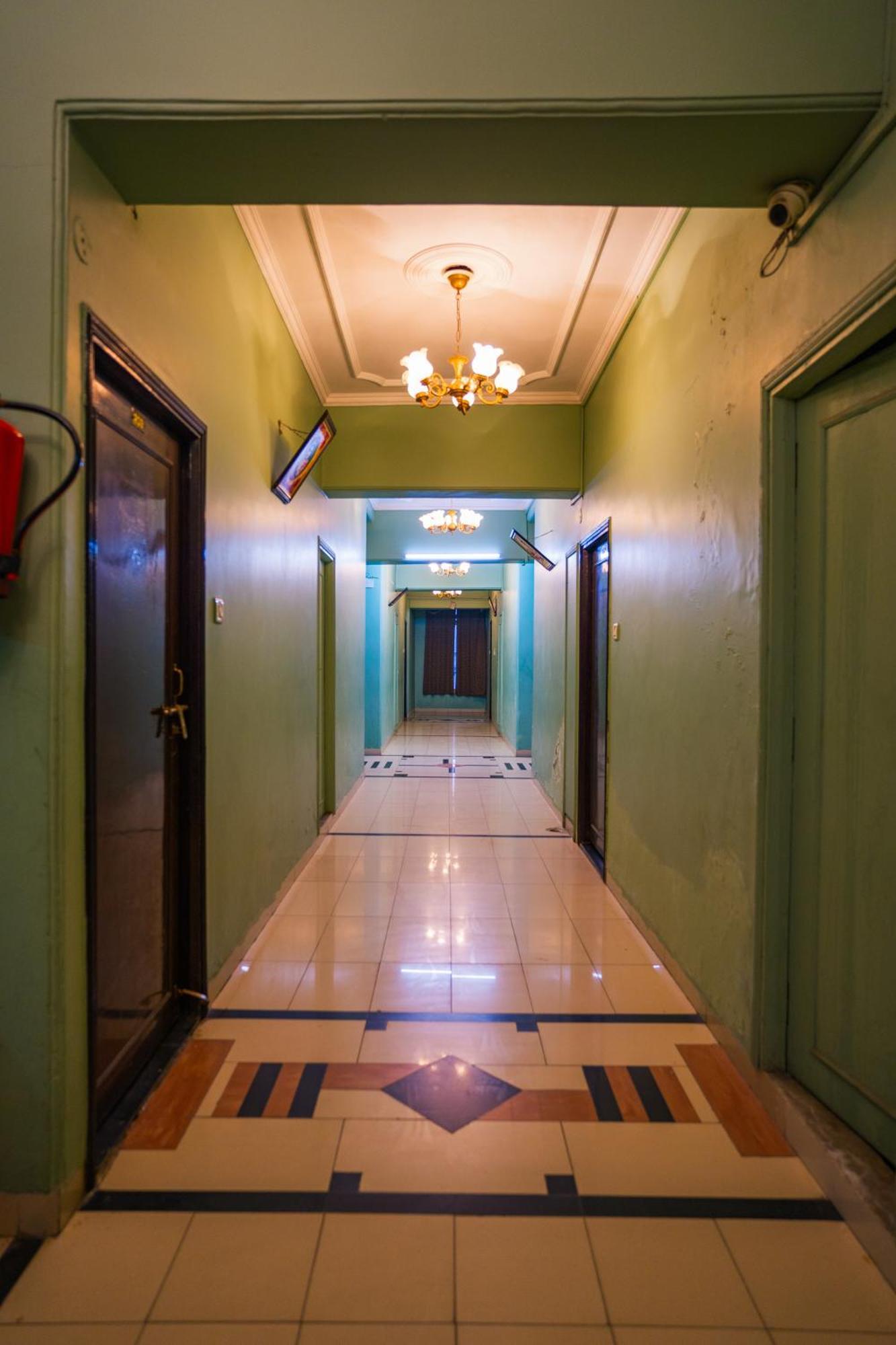 Hotel Girdhar Mahal Індаур Екстер'єр фото