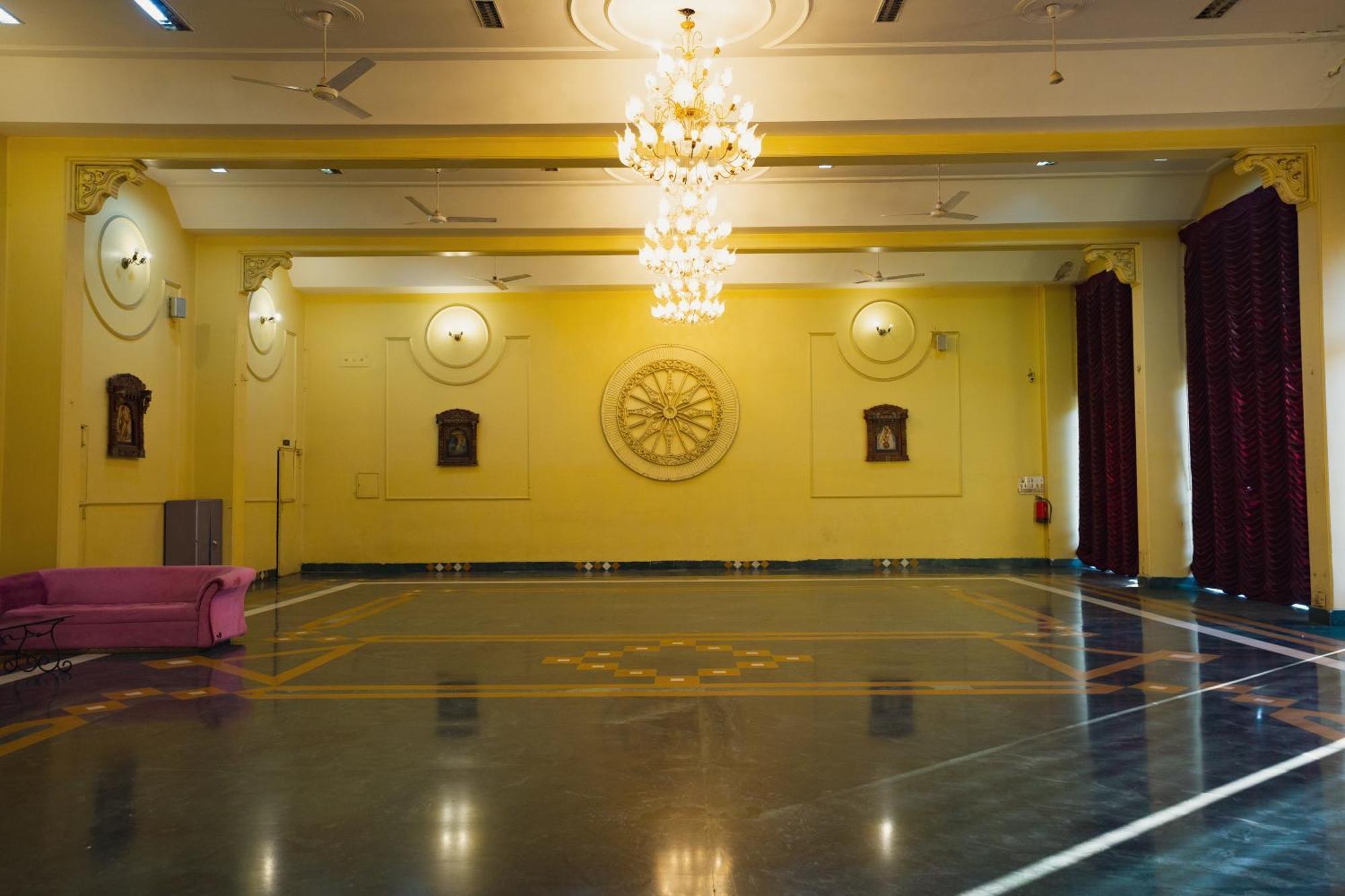 Hotel Girdhar Mahal Індаур Екстер'єр фото