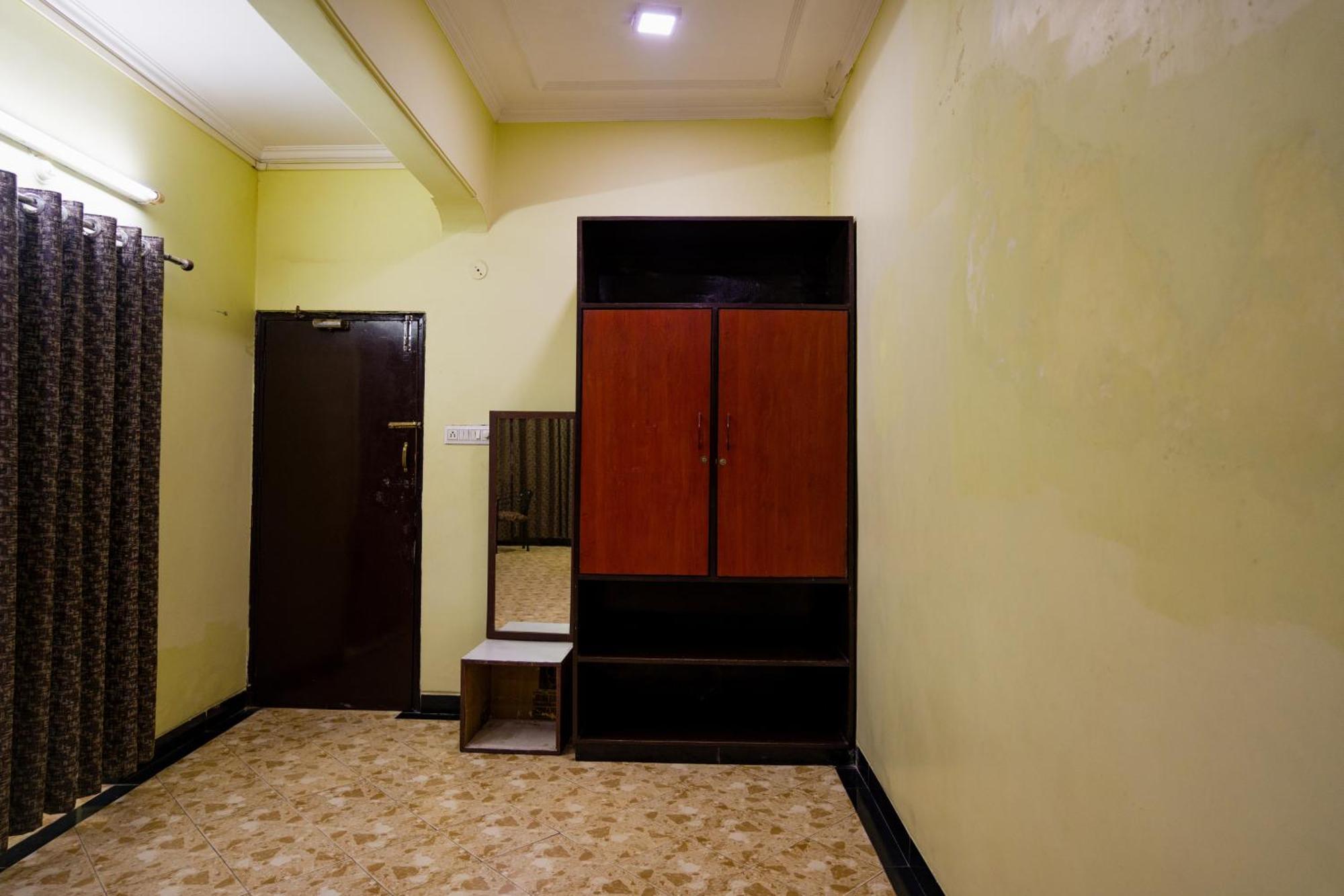 Hotel Girdhar Mahal Індаур Екстер'єр фото