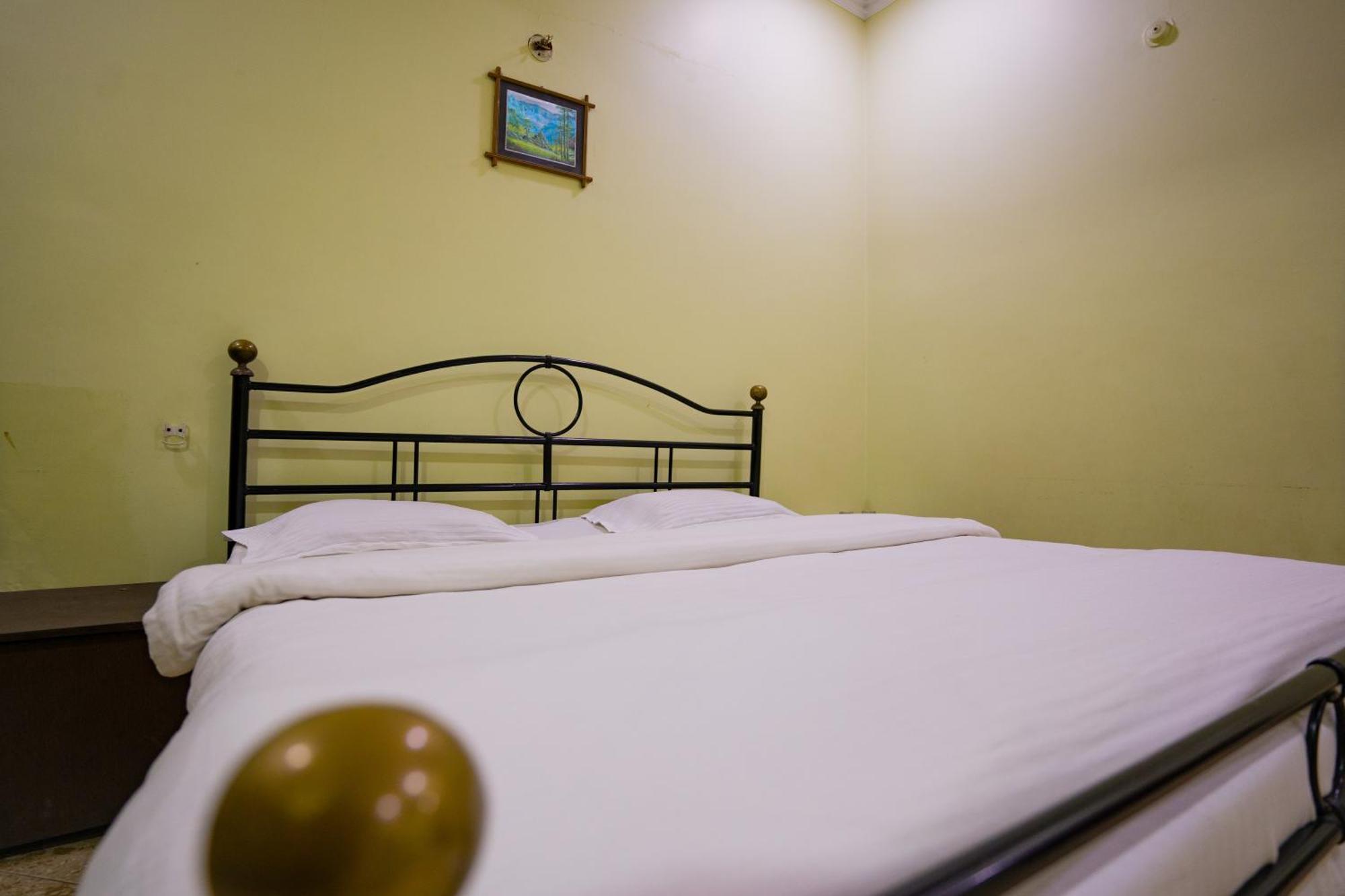 Hotel Girdhar Mahal Індаур Екстер'єр фото