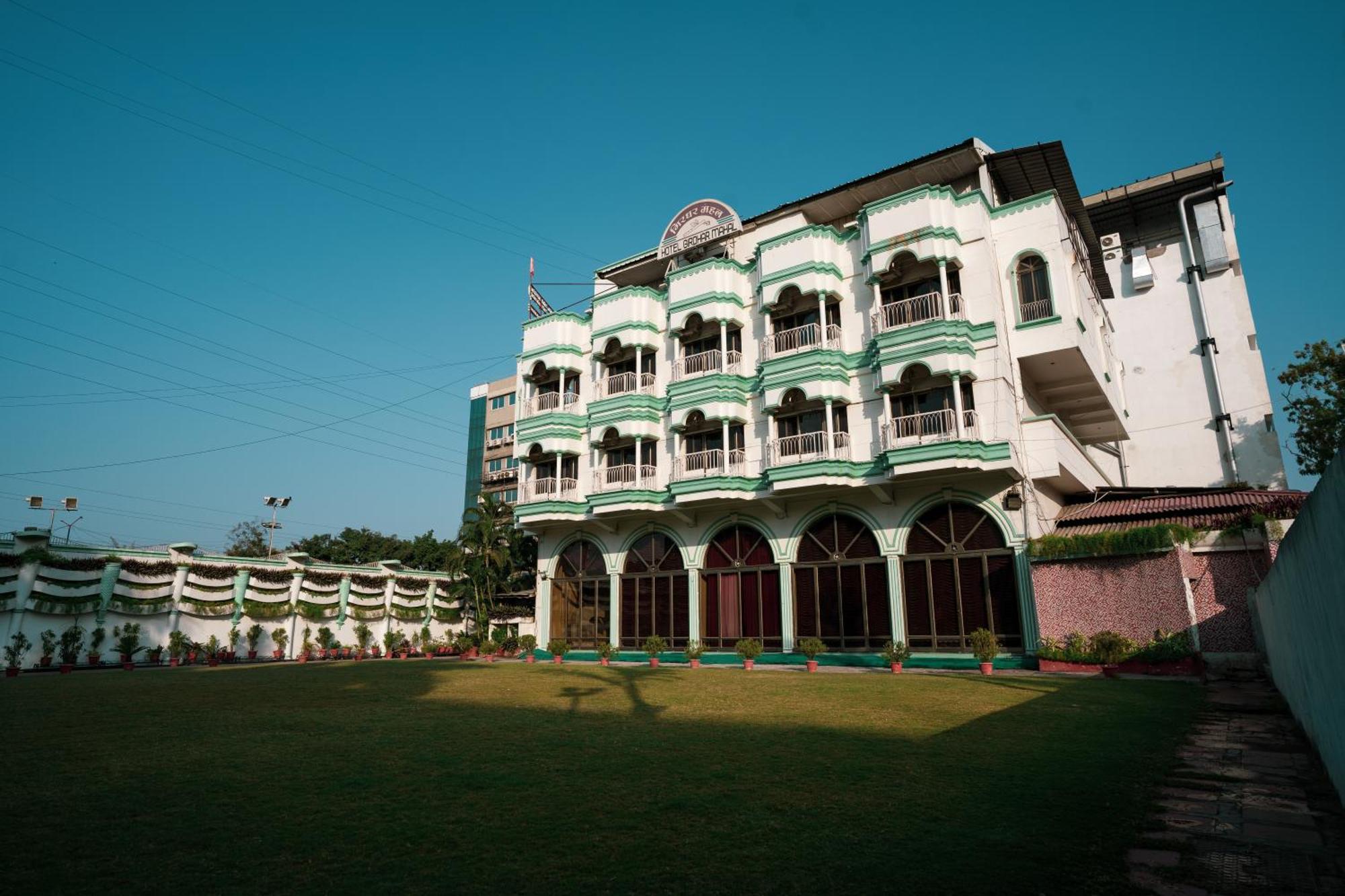 Hotel Girdhar Mahal Індаур Екстер'єр фото
