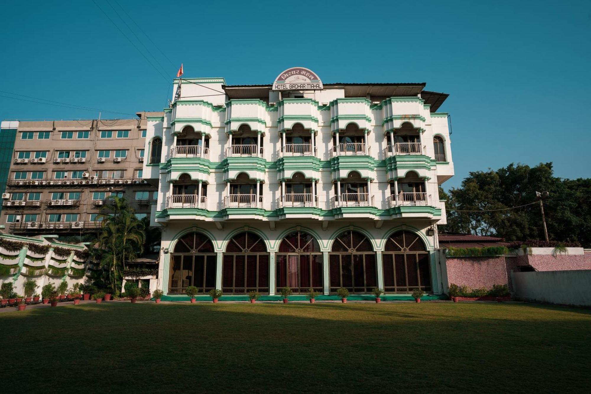Hotel Girdhar Mahal Індаур Екстер'єр фото